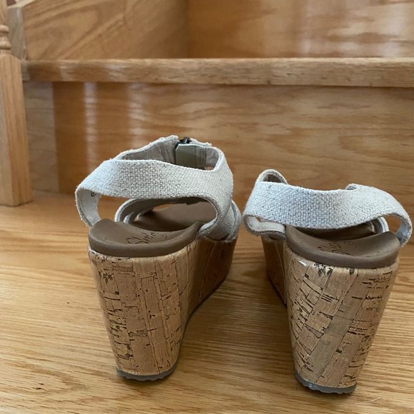 Sketchers Luxe Form Heels - Picture 2 of 5